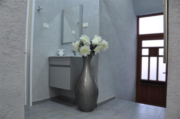 תמונה של טבריה - שיכון ב בית וגן